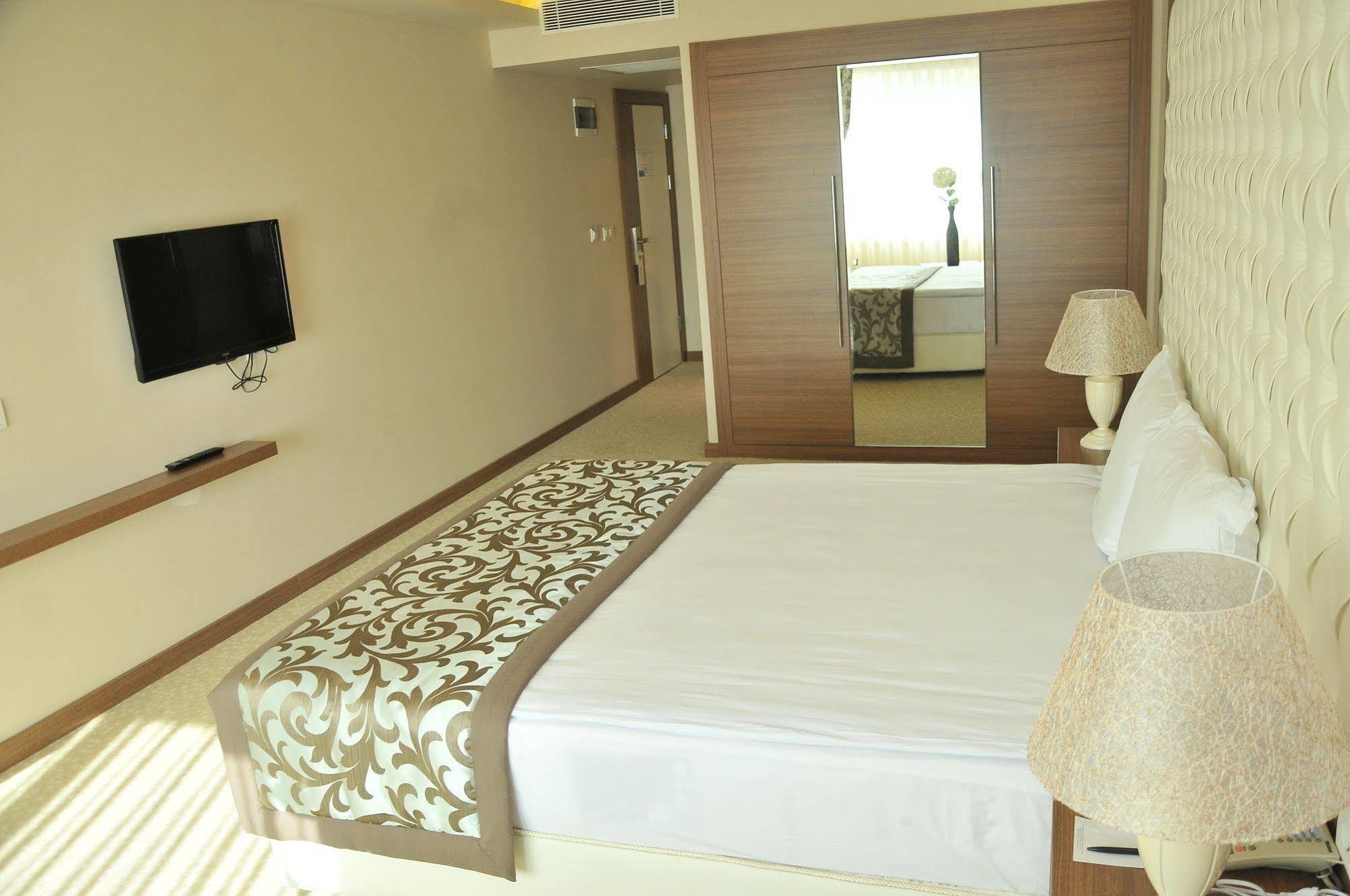 Otel Esila 4*